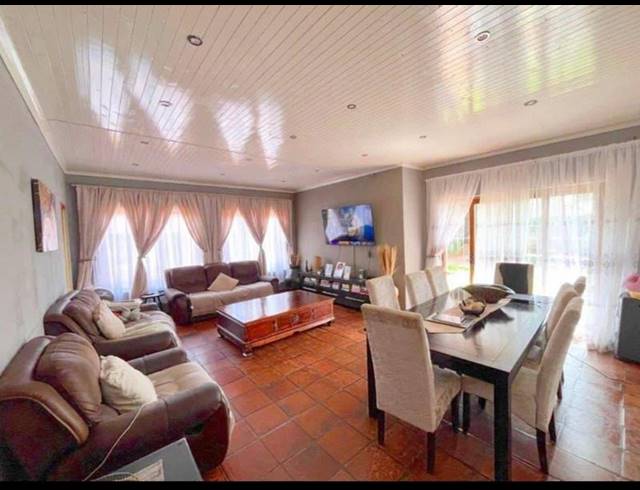 3 BEDROOM HOUSE FOR SALE IN BIRCH ACRES